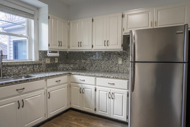 Photo - 8803 Turnbull Ave