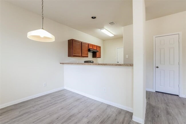 Photo - 5814 Northern Oak St