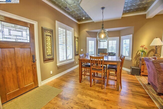 Photo - 4536 First St