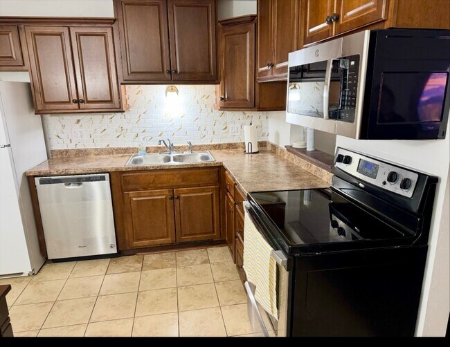Photo - 1120 E 6th St Unidad 2