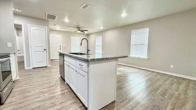 Photo - 2634 Hickory Ave
