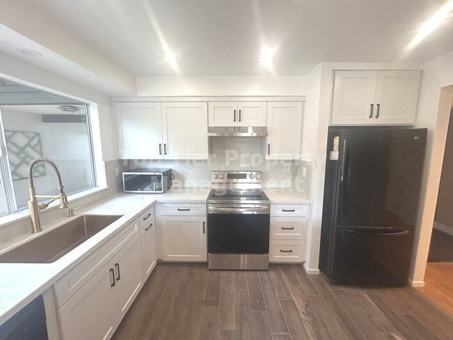 Photo - ***NEWLY RENOVATED 2 bed, 2 bath Townhouse in Carlsbad / La Costa - Available 06/01***