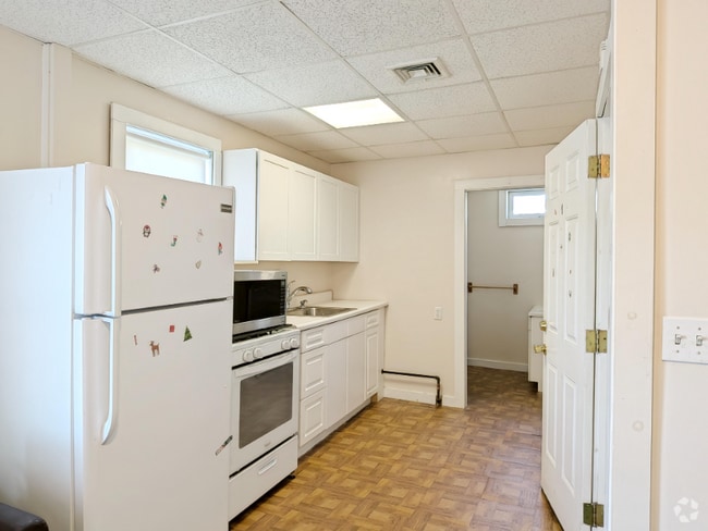 Building Photo - 40-42-42 Park St Rental