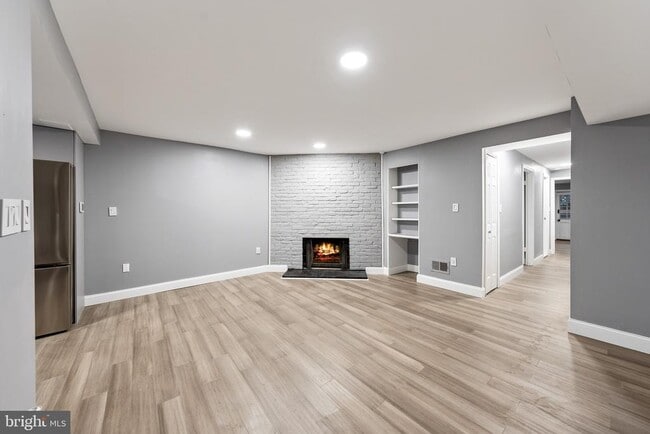 Photo - 313 F St NE