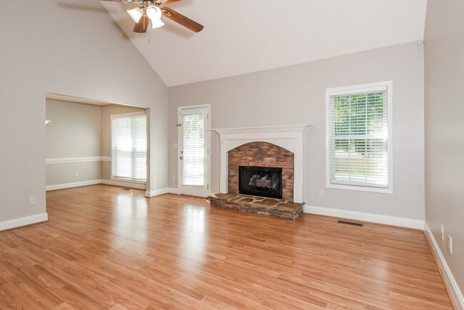 Photo - 626 Windy Mill Crossing