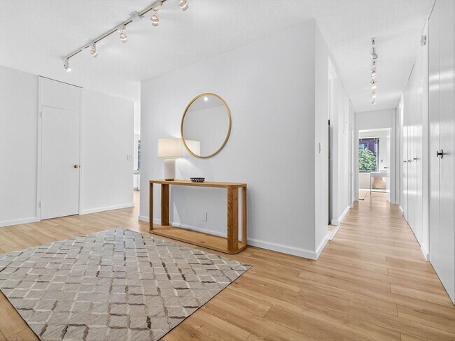 Photo - 65 E India Row Unit 6F