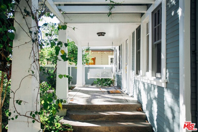 Photo - 13239 Addison St