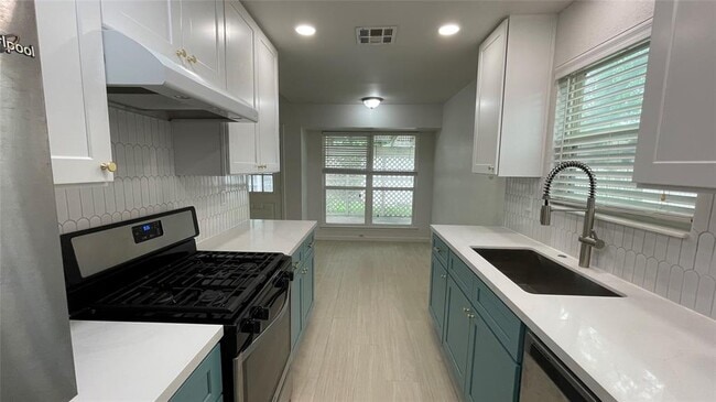 Photo - 12600 Rampart St