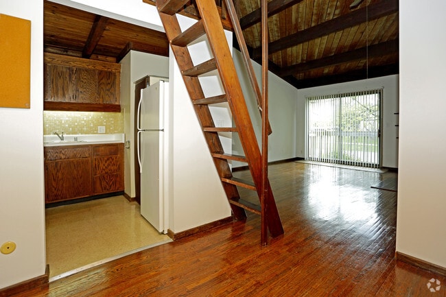 1BR + Loft, 1.3BA - 940SF - Amber's Timber Lodges