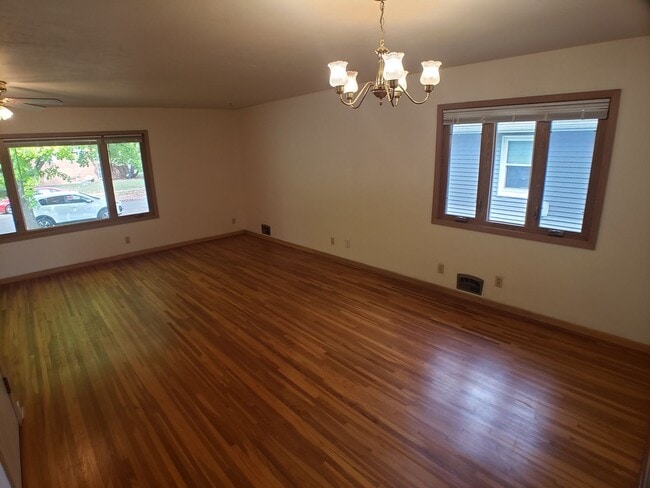 Photo - 3+ Bedroom 2 Bath Single Family House in Owatonna