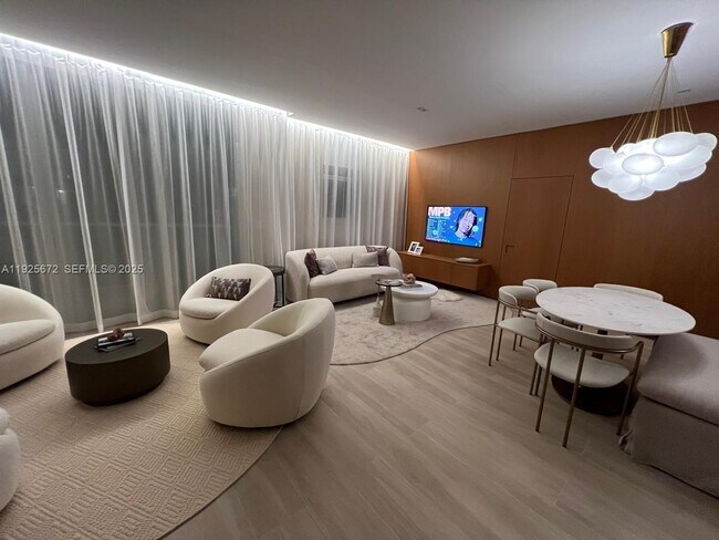 Photo - 31 SE 5th St Unit 3921