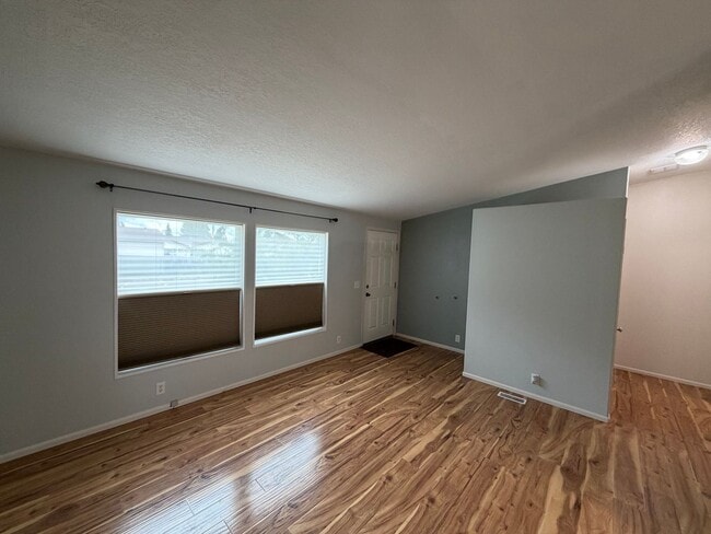 Photo - Spacious 3 Bed 2 Bath Springfield Home With Bonus Room and Extra Storage