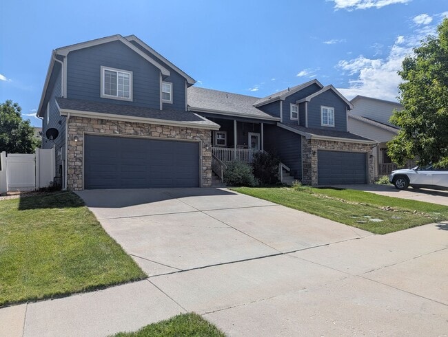 Photo - AWESOME 3-BDRM, 3-BATH, 4-LEVEL HOME AVAILABLE FOR IMMEDIATE OCCUPANCY IN GRAPEVINE - EVANS!