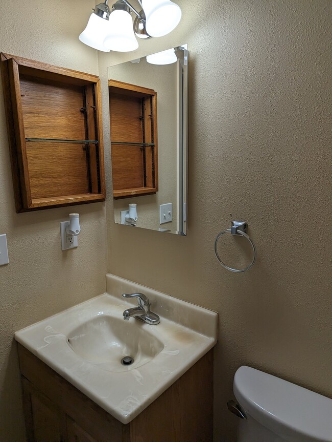 Photo - 4085 Iris Ln