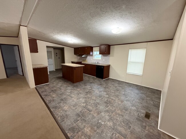 Photo - 105 Campbell Dr