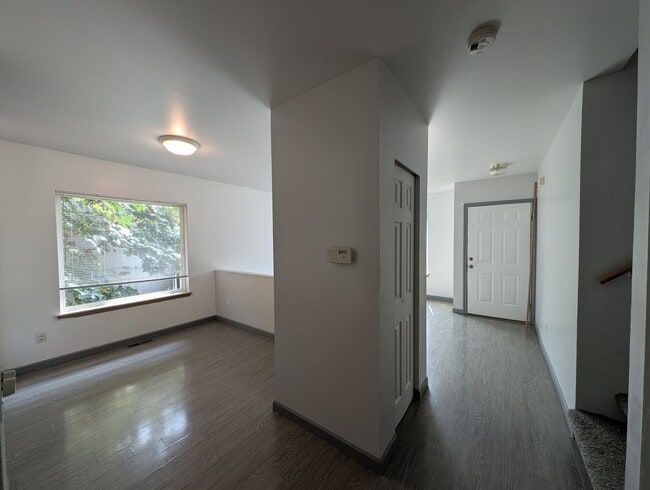 Photo - Tri Level, 3 Bedroom For Rent in Port Orchard - Available June 25th!