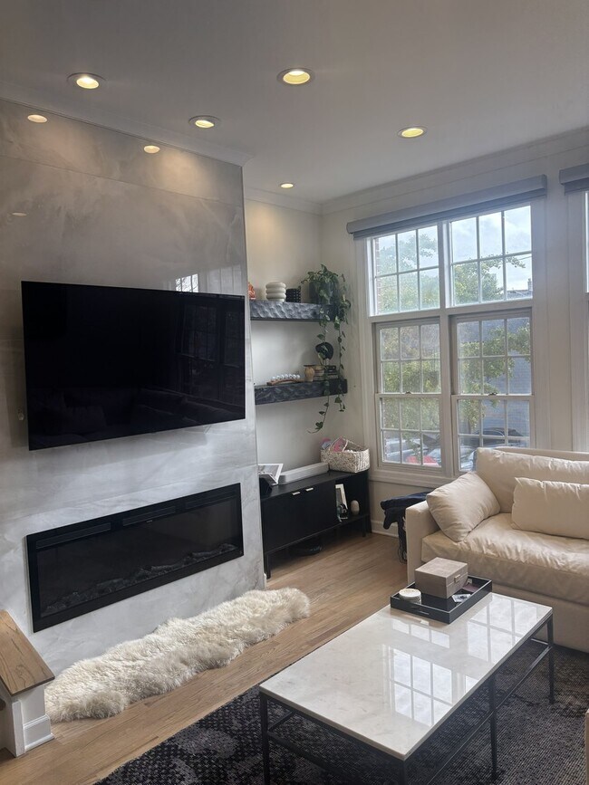 Photo - 854 N Ogden Ave