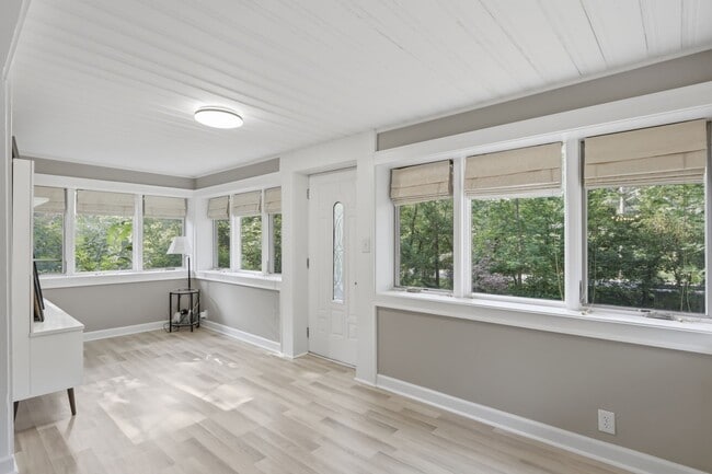 Photo - 3136 E Edgewood Ave