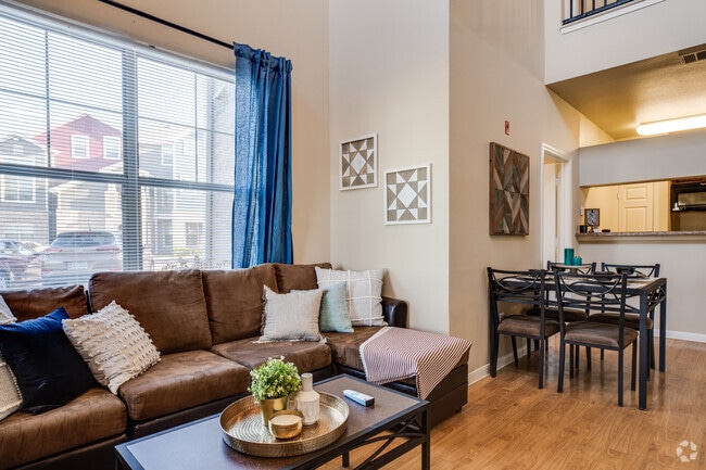 4BR, 4BA - 1,538SF