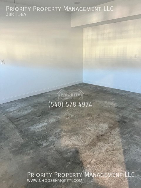 1182 Bluemoon Dr