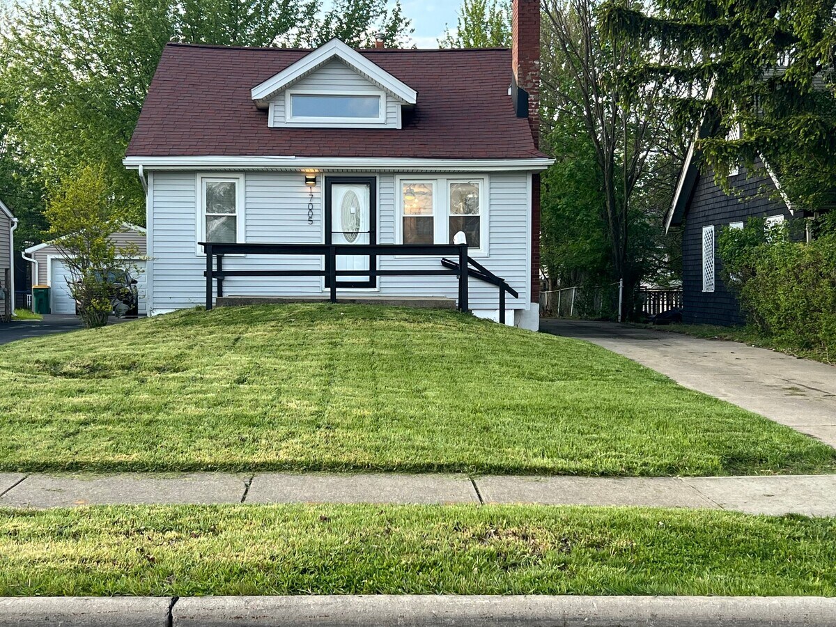 Photo - 17005 Mapleboro Ave