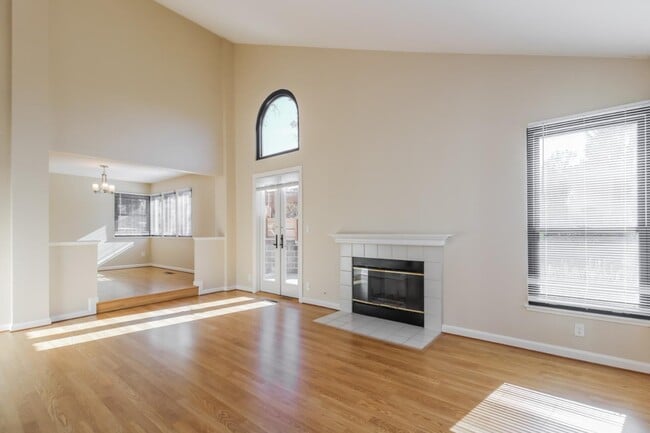 Photo - 412 Wood Hollow Dr