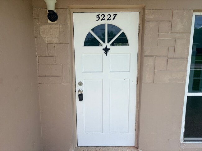 5227 Tangerine Dr