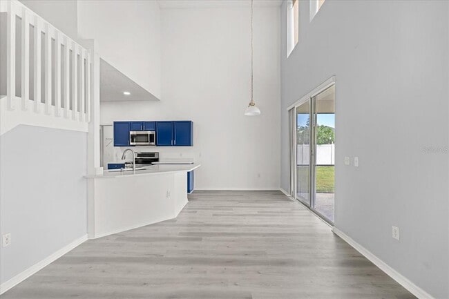 Photo - 521 Bromley Ct