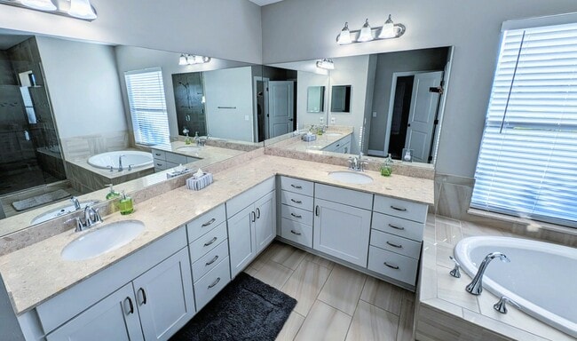 Photo - 1320 Kendari Terrace