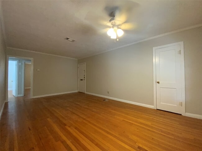 Building Photo - 2327 Branard St Unit True