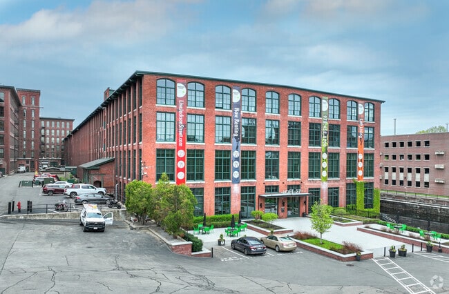 Building Photo - Loft Two Seven