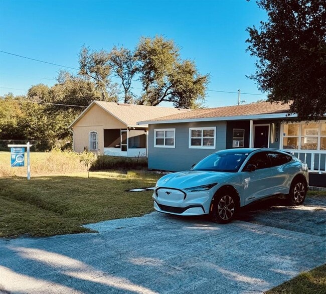 Photo - 4910 Huppel Ave
