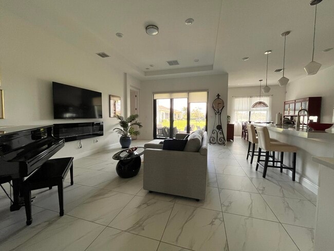 Photo - 5663 St Armands Way