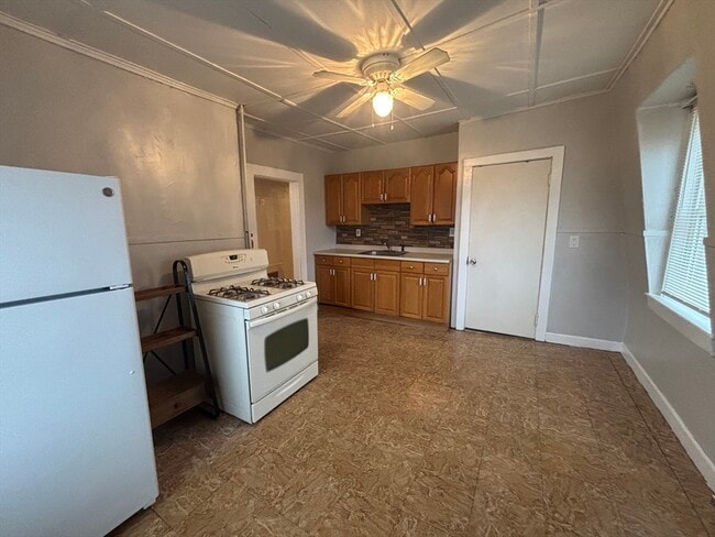 Photo - 127 Court St Unit 3