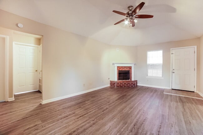 Photo - 6481 Shadow Cross Ln