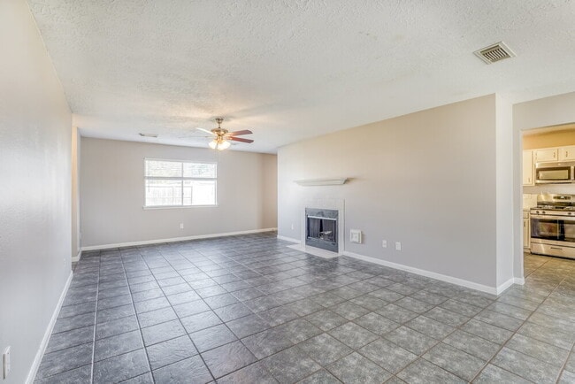 Photo - 28710 Sedgefield St