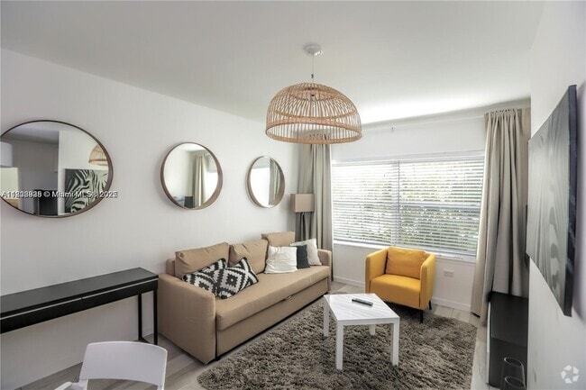 Building Photo - 1555 Pennsylvania Ave Unit 206 Rental