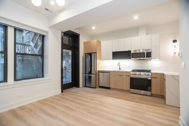 Photo - 2254 N Sawyer Ave