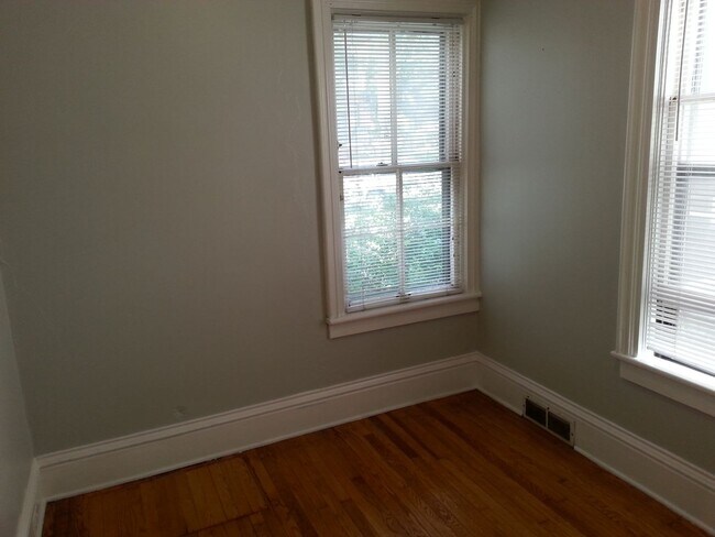 Photo - 533 W Doty St Unit #1