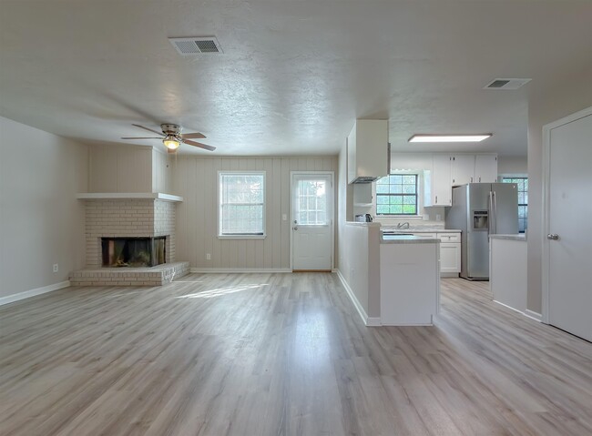 Photo - 3245 Whitney Dr W