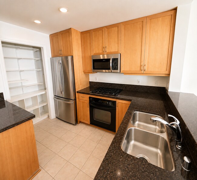 850 Beech St Unit 304