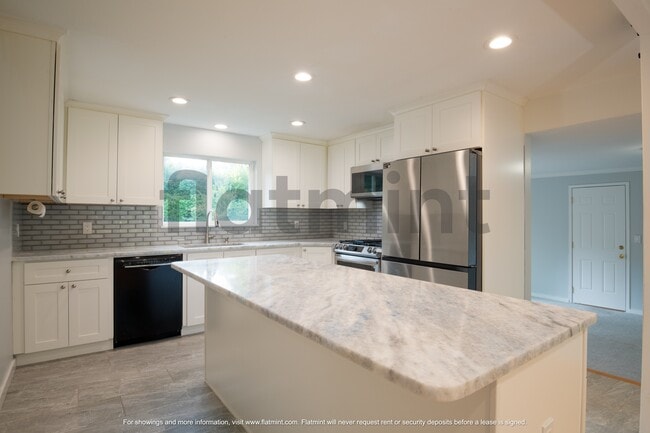 Building Photo - 7037 NE 137th St Rental
