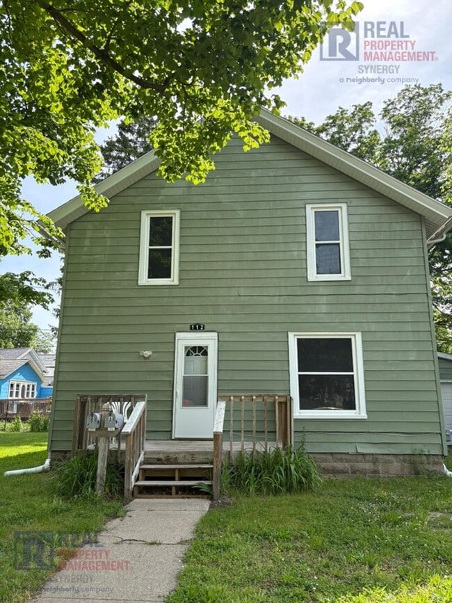 Building Photo - Clinton Unit A