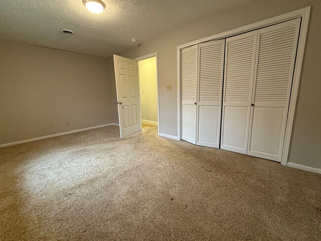 Photo - 1120 E 8th St Unit Apt 1