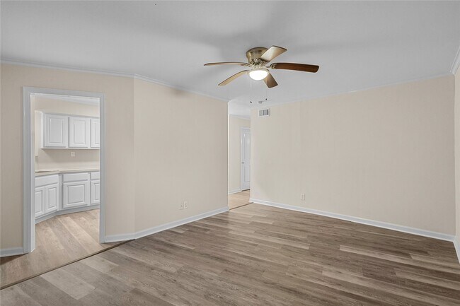 Photo - 102 The Strand Unit 21