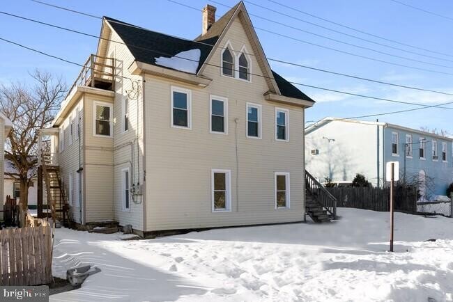 Building Photo - 126 S 4th St Unit B Rental