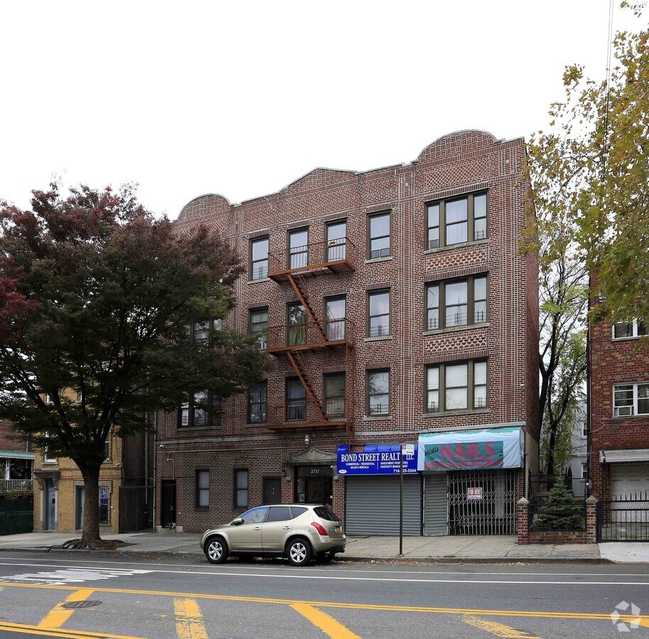 Photo - 3717 Bronxwood Ave Apartments