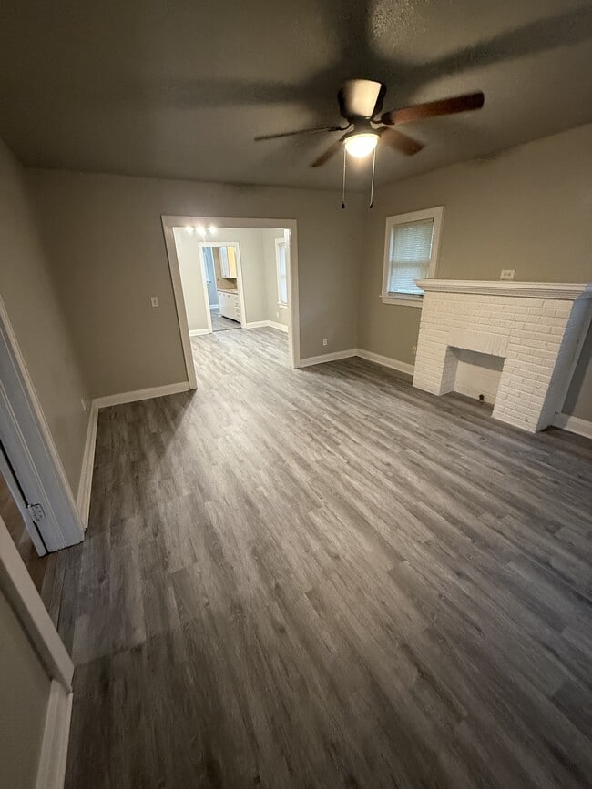 Photo - 207 S Center St