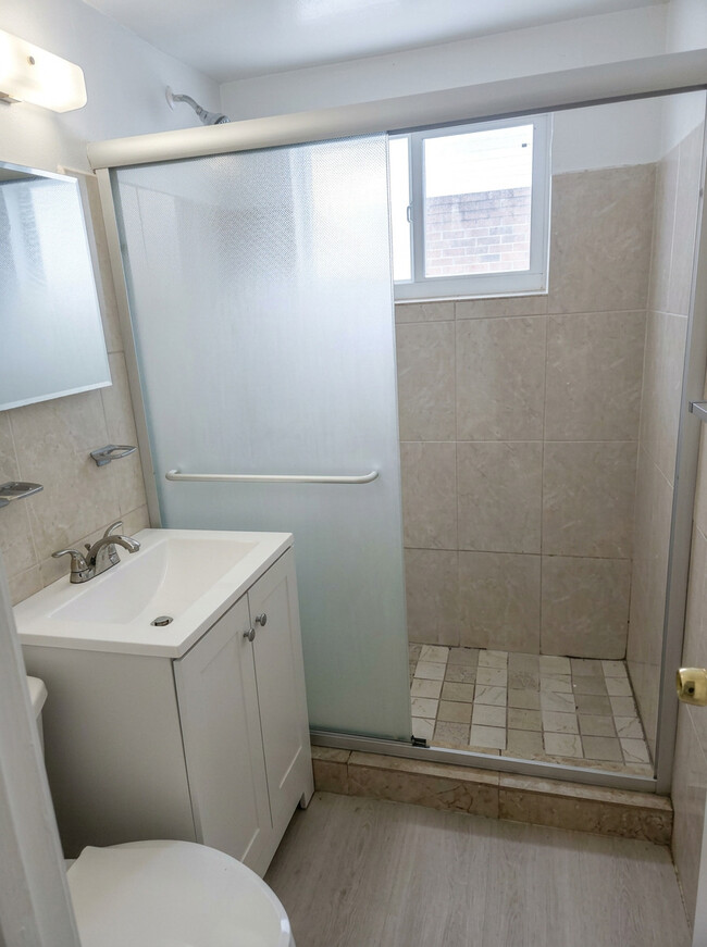 Photo - 6844 Abbott Ave