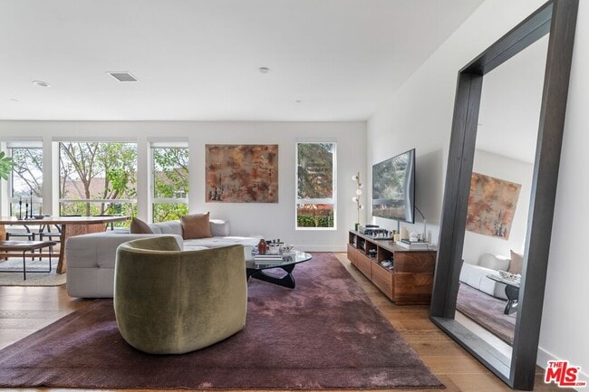 Photo - 1902 Liberty Ct